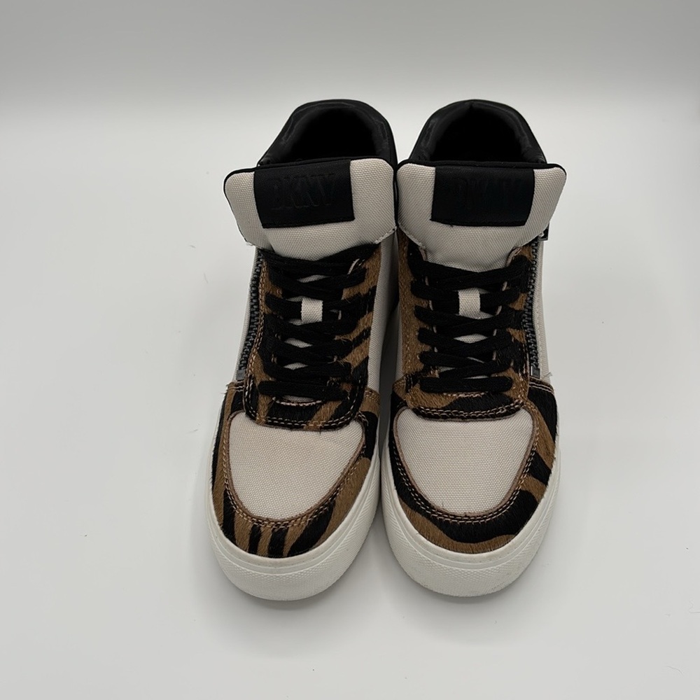 DKNY Women's Cindell Lace-up Size 5.5 M Tiger Strips Zipper Sneakers - Picture 5 of 11